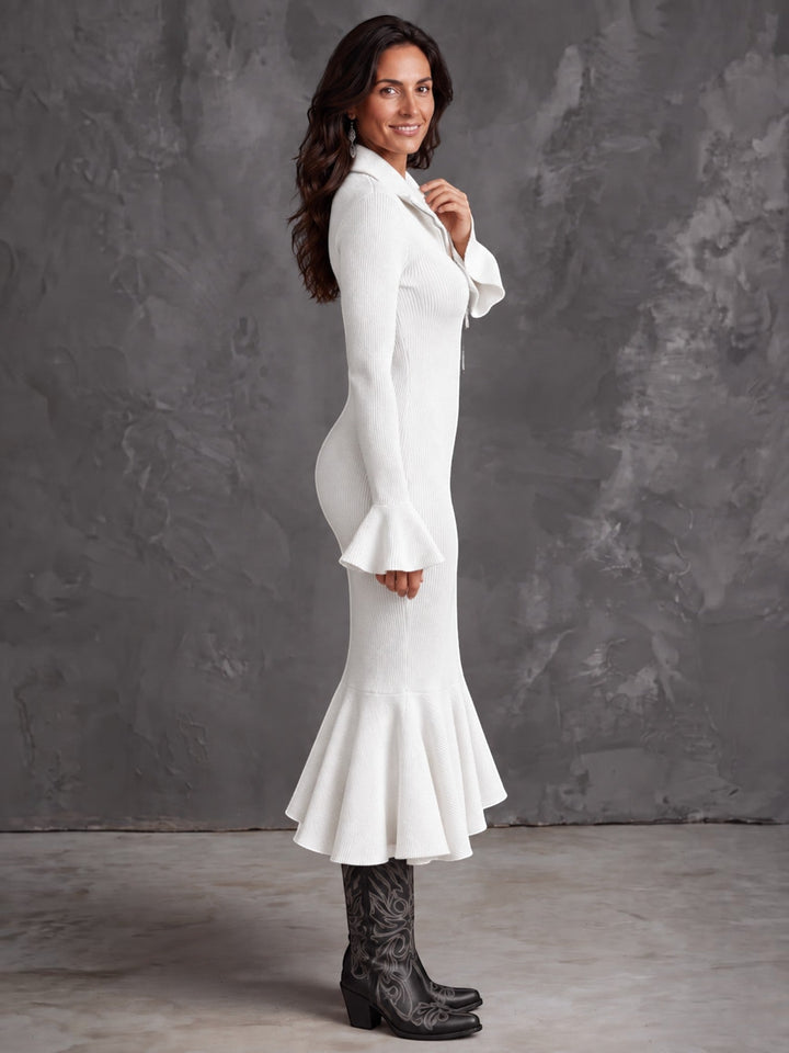 Mujer vistiendo vestido midi elegante con cremallera, un básico moderno y cómodo para moda femenina.
