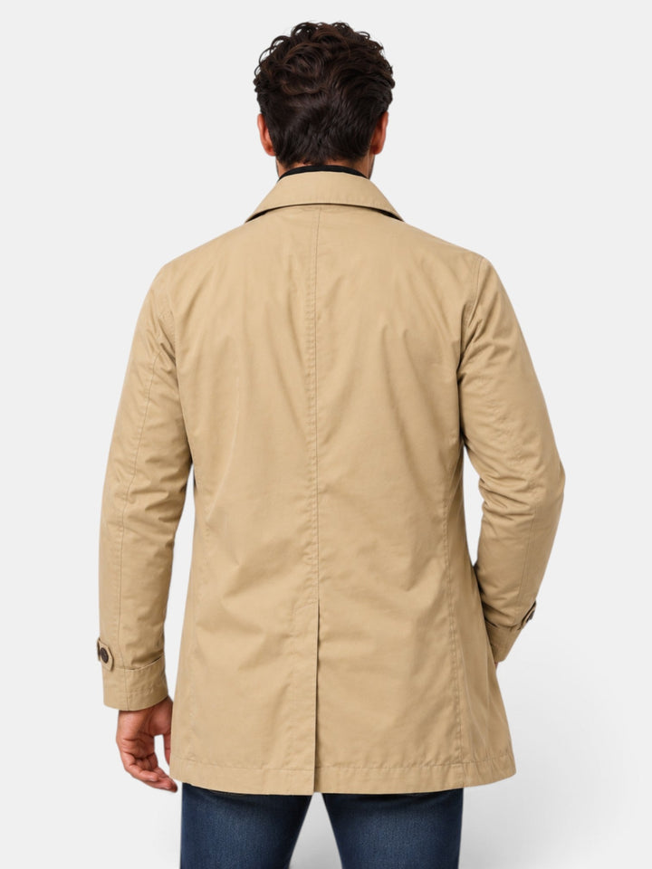 Abrigo ligero azul marino para hombre. Chaqueta urbana versátil, ideal para el día a día y exteriores.