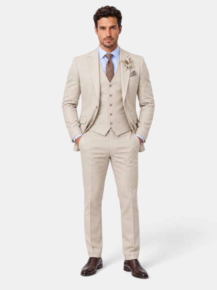 Traje de hombre 3 piezas elegante para bodas y eventos formales. Estilo clásico de moda masculina.