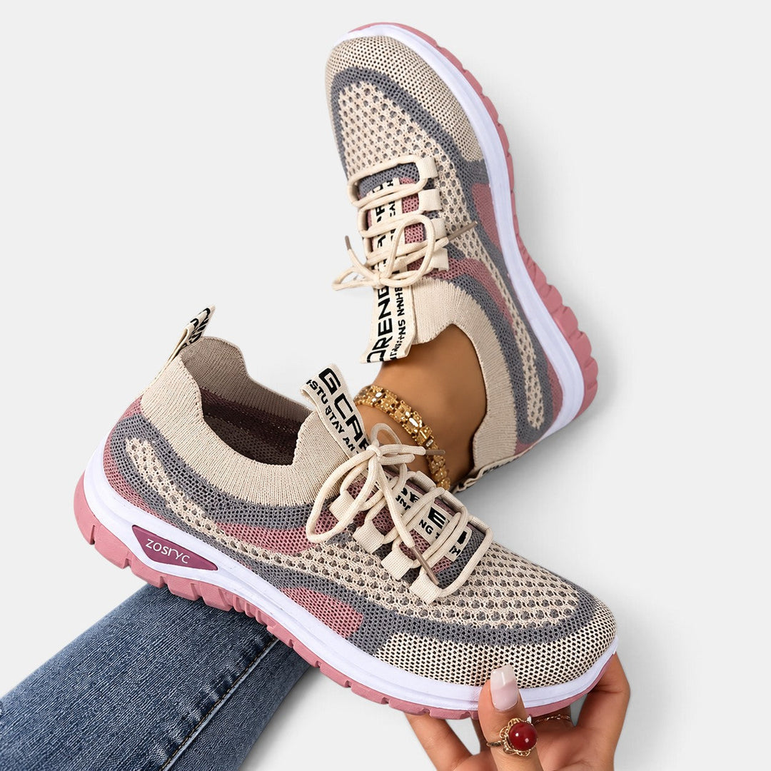 Zapatos ortopédicos de mujer con tejido suave y transpirable, ideales para caminatas largas.