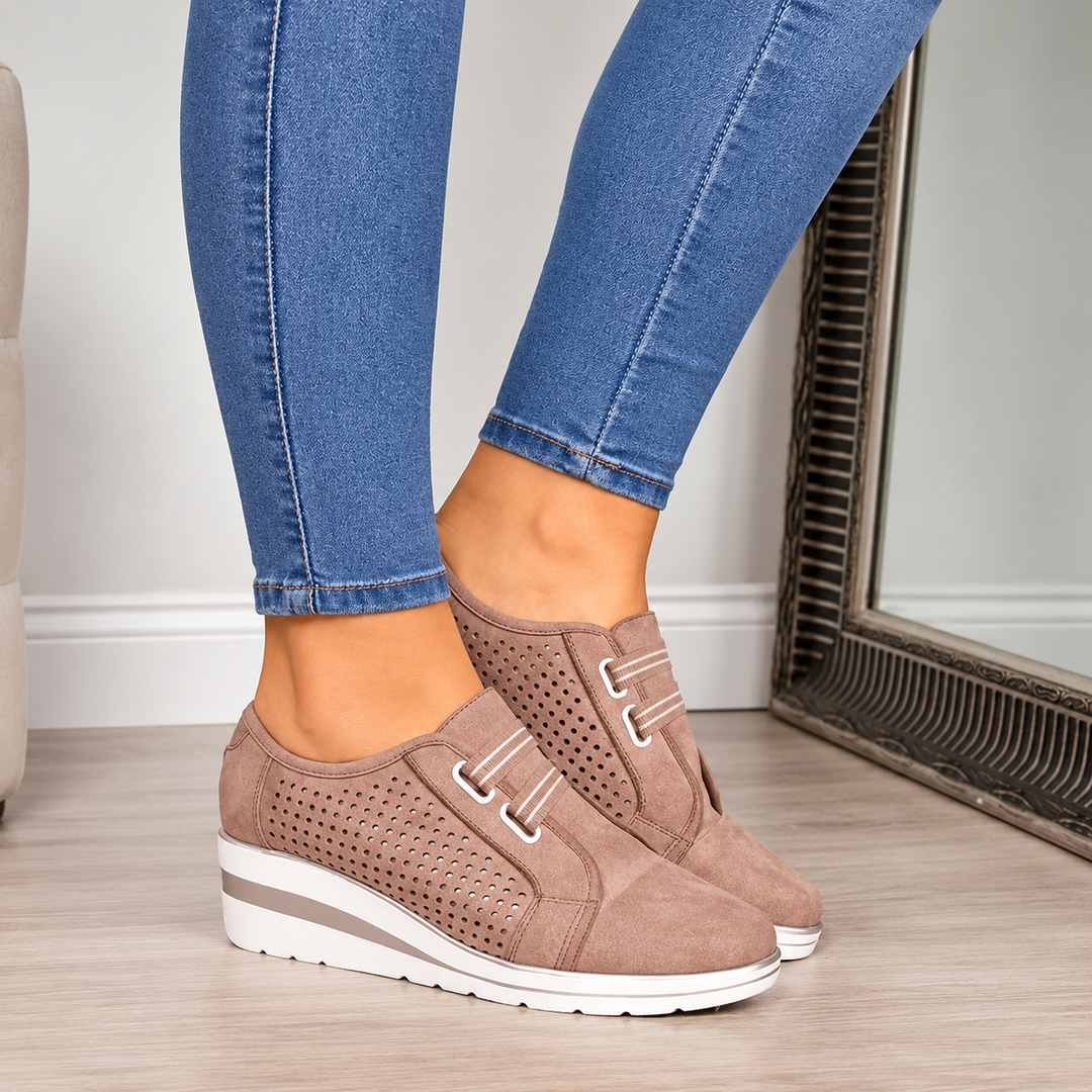 Zapatos de mujer de cuña, frescos y cómodos para primavera-verano. Calzado ortopédico elegante y casual.