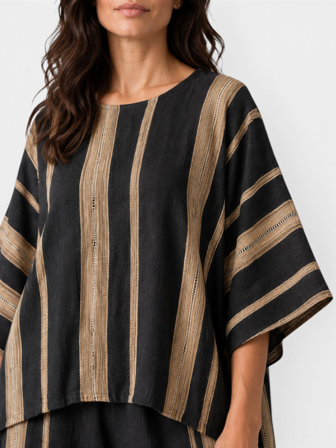 Conjunto de dos piezas para mujer, cómodo y fresco, con top asimétrico y culotte, ideal para vacaciones.