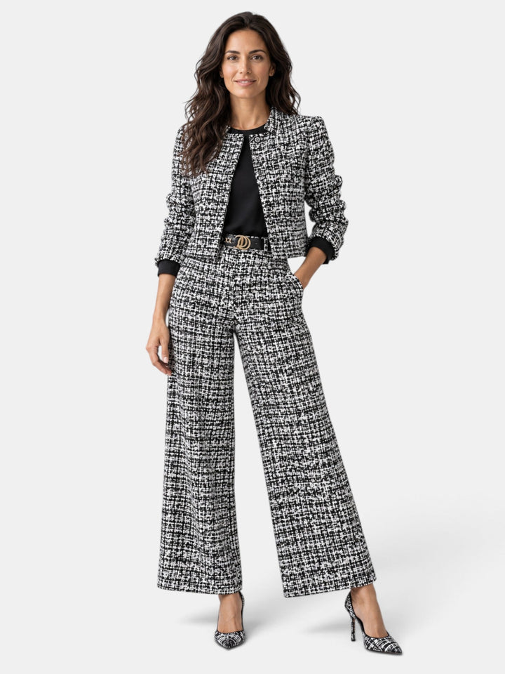 Conjunto de mujer a cuadros con pantalón ancho, elegante y versátil. Moda femenina de dos piezas.