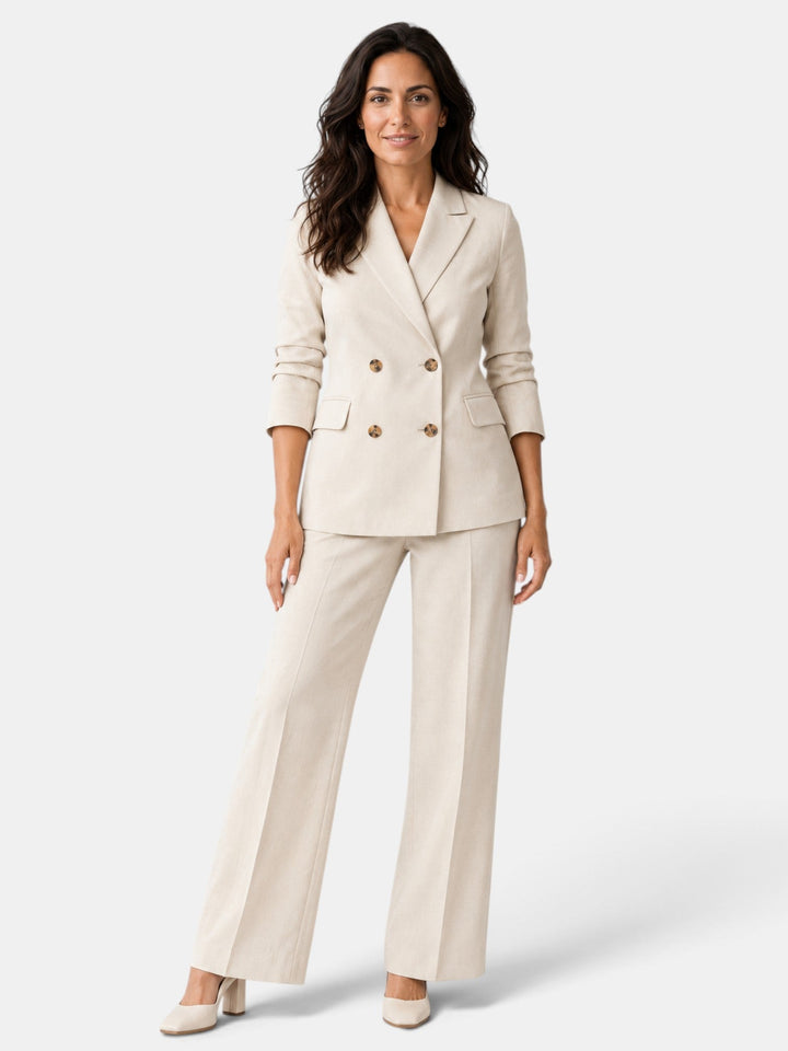 Conjunto elegante de blazer y pantalón ancho para mujer, ideal para ropa de oficina.