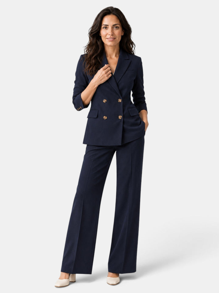 Versátil conjunto de dos piezas con blazer y pantalón ancho, perfecto para oficina y eventos elegantes.