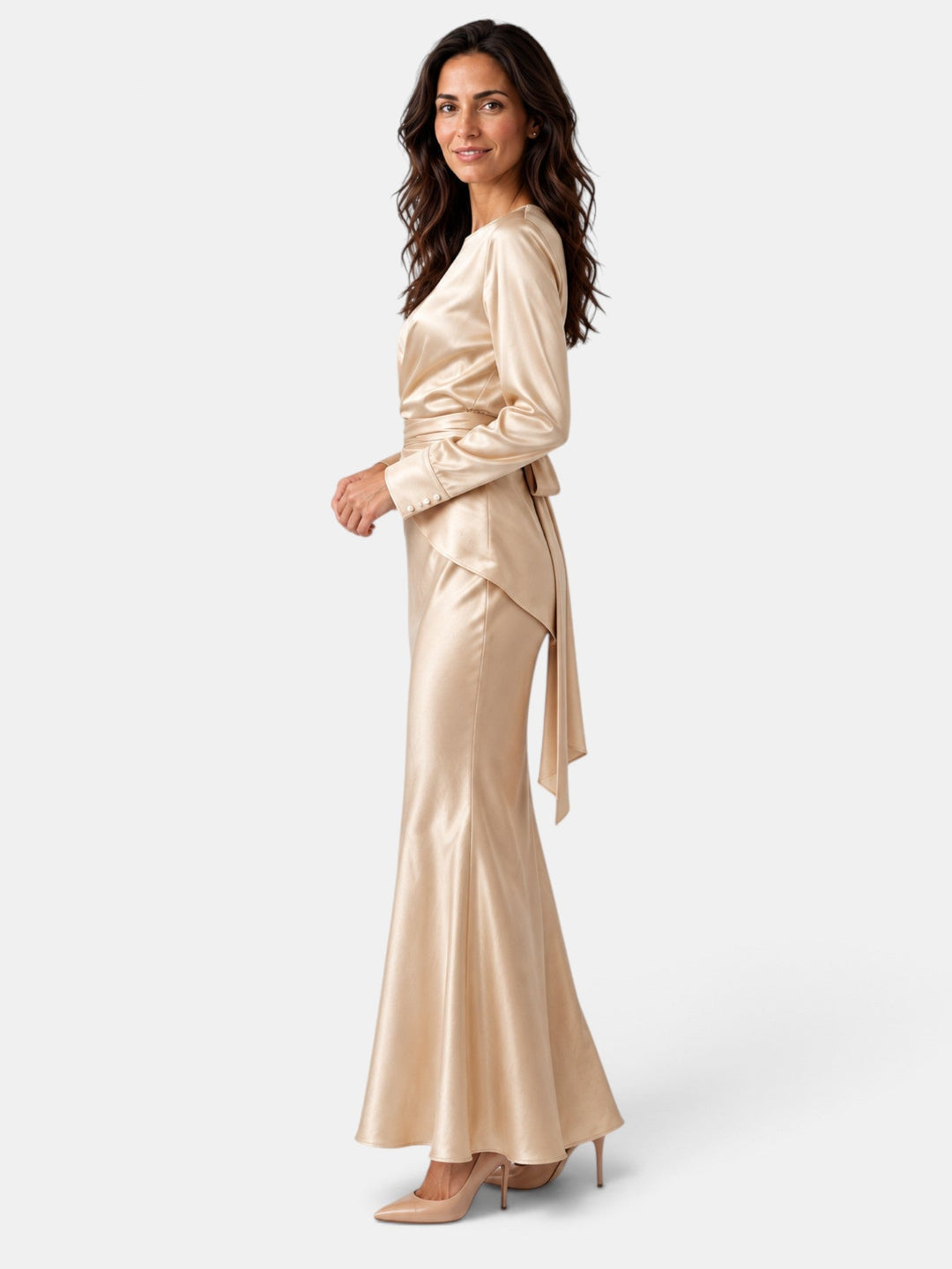 Conjunto formal de satén champán: top de mujer y falda sirena. Perfecto para eventos y noche.