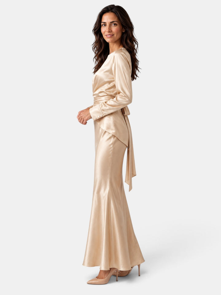 Conjunto formal de satén champán: top de mujer y falda sirena. Perfecto para eventos y noche.