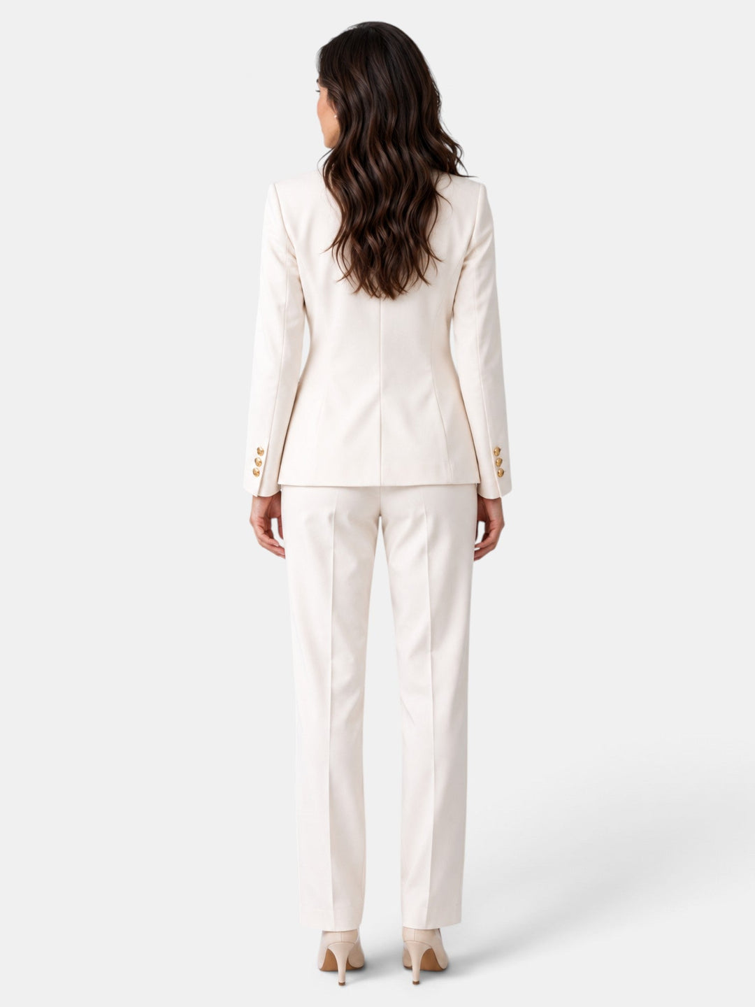 Blazer de mujer con pantalón elegante, vestuario profesional moderno. Moda ejecutiva femenina.
