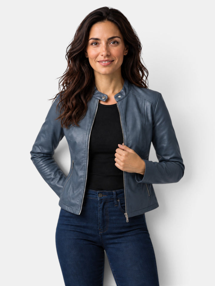 Chaqueta de mujer, entallada con cuello mao y cremallera, ideal para un estilo versátil y chic.