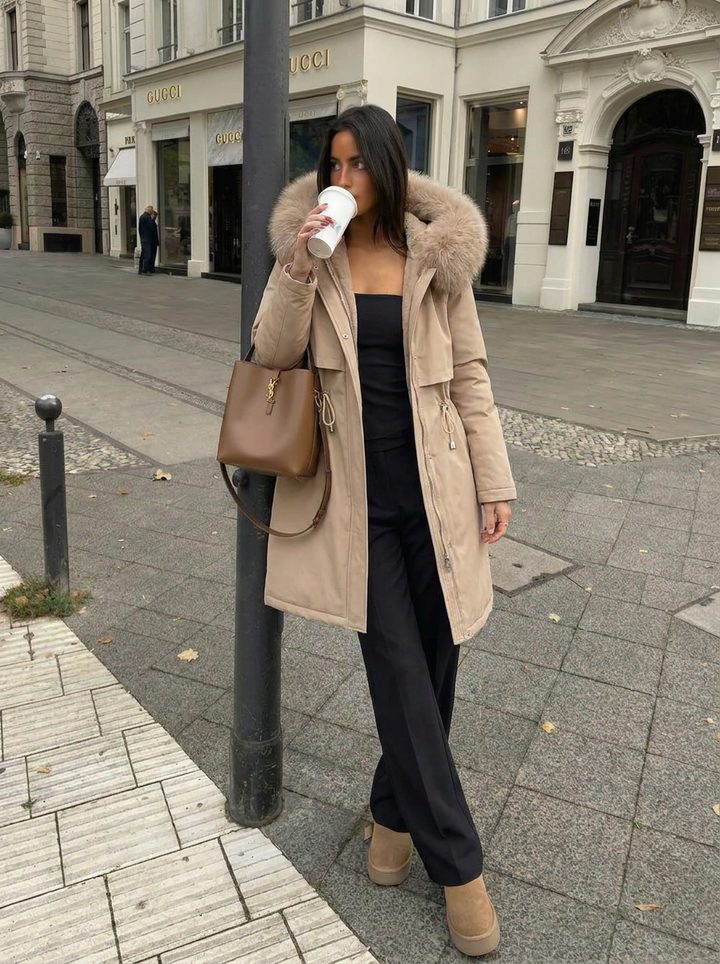 Parka de mujer de invierno con capucha grande y cierre de cremallera, ideal para la calidez.