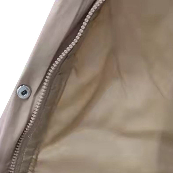 Chaleco largo para mujer con capucha. Diseño sin mangas, aporta elegancia y comodidad al vestir.