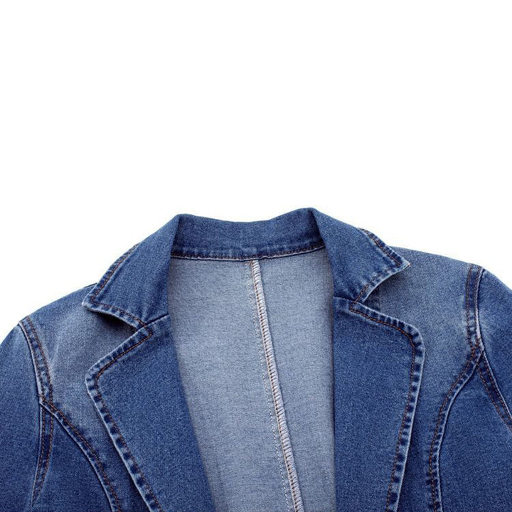 Blazer entallada azul para mujer, estilo moderno y versátil, perfecta para la oficina o un outfit casual elegante.