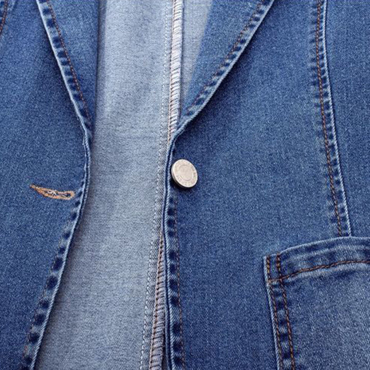 Elegante blazer azul entallada para mujer, diseño moderno, ideal para la oficina, primavera o uso casual.