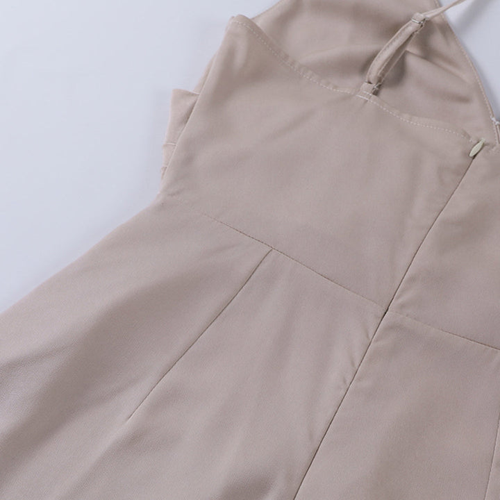 Vestido ZIENA de mujer, diseño elegante con abertura alta, ideal para celebrar con estilo.