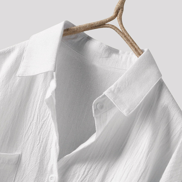 Blusa casual de mujer, manga larga, estilo relajado, ideal para un look diario versátil.