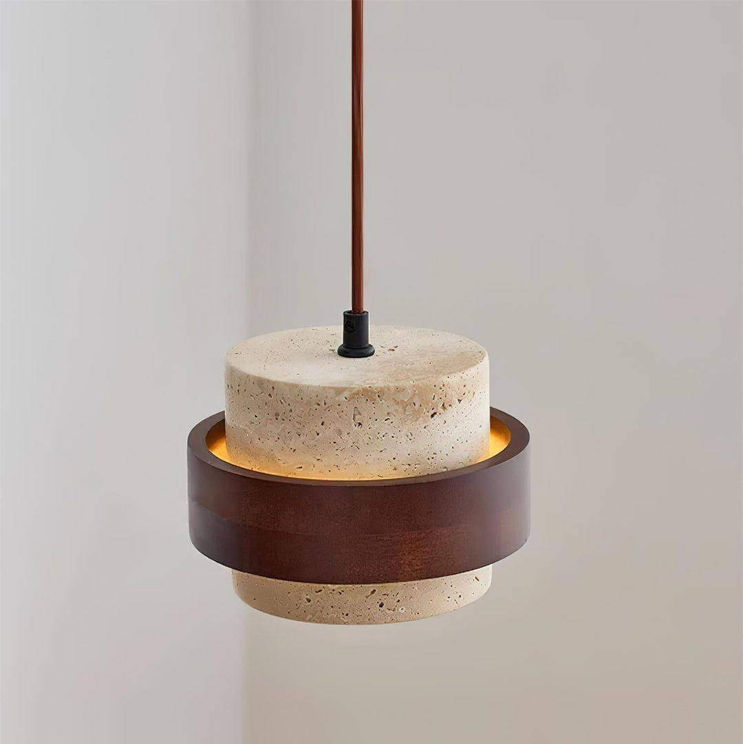 Lámpara de techo, combinación de travertino y nogal, para un estilo nórdico moderno.
