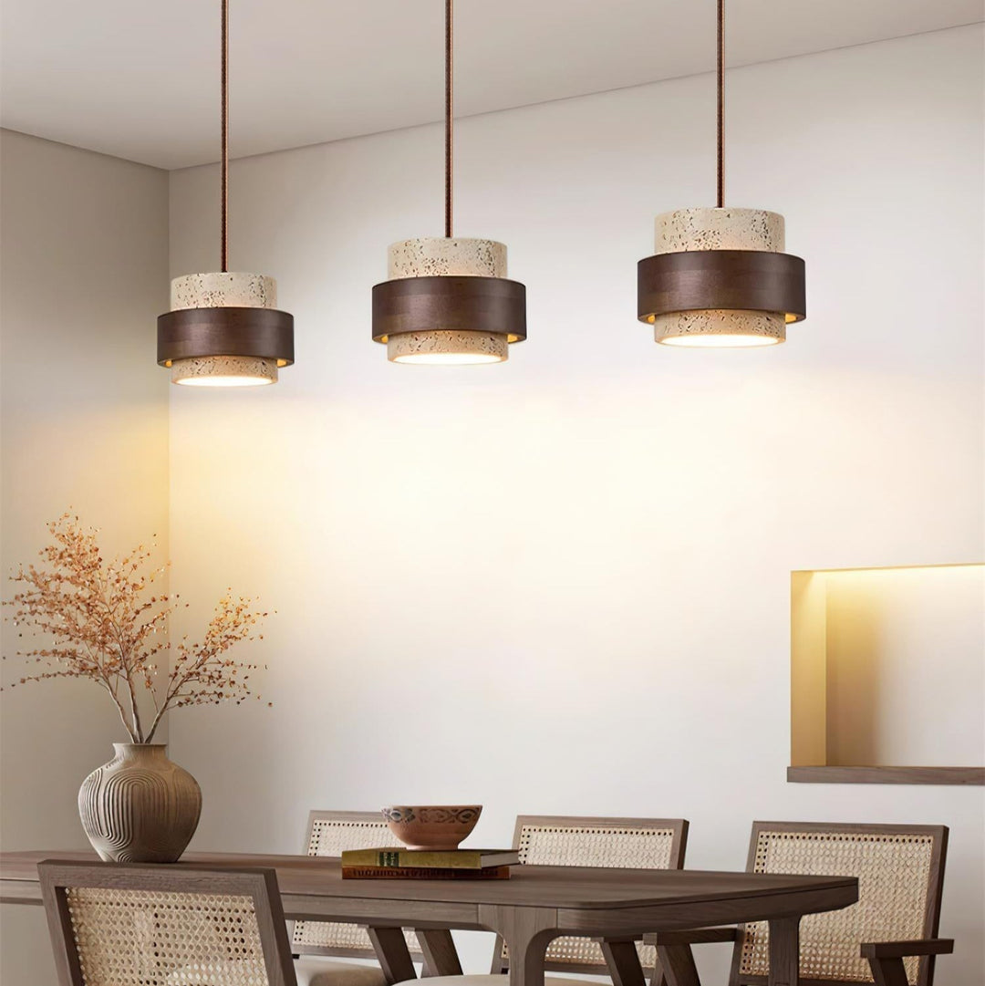 Iluminación interior, lámpara de diseño en travertino y nogal para dormitorio.