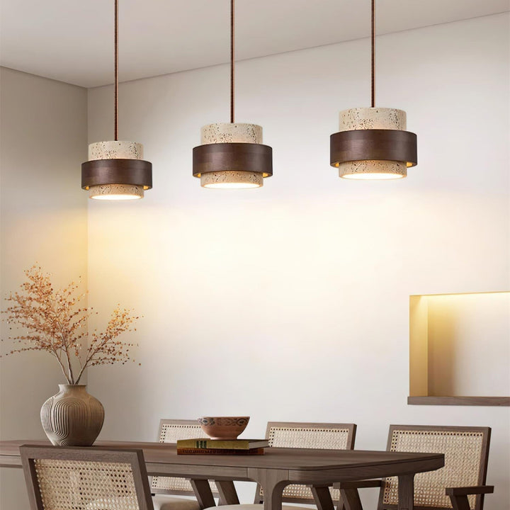 Iluminación interior, lámpara de diseño en travertino y nogal para dormitorio.