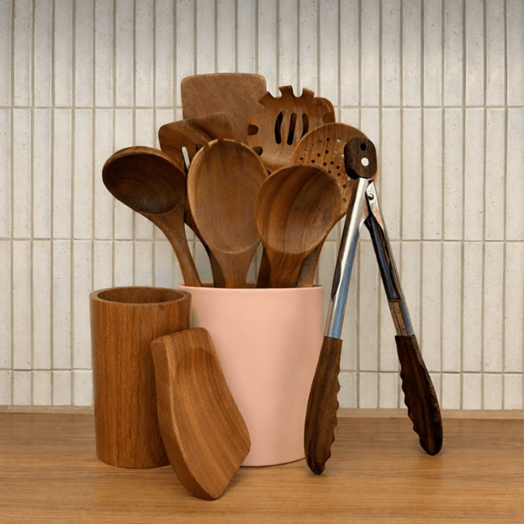 Juego de 12 utensilios de cocina de madera de teca y acacia. Ecológico, resistente y sin plástico.