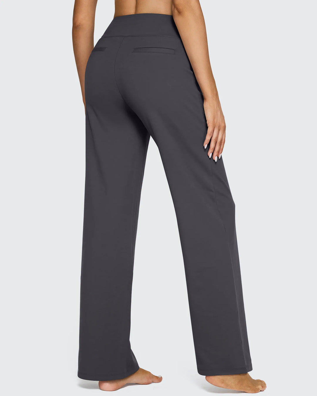 Ropa femenina: pantalones tiro alto, pierna ancha, bolsillos, para un look original y fresco.
