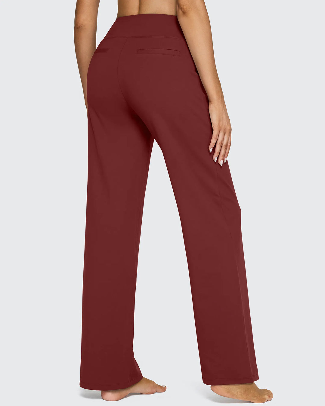 Pantalones de mujer, tiro alto, pierna ancha, bolsillos, que realzan la cintura y alargan la figura.