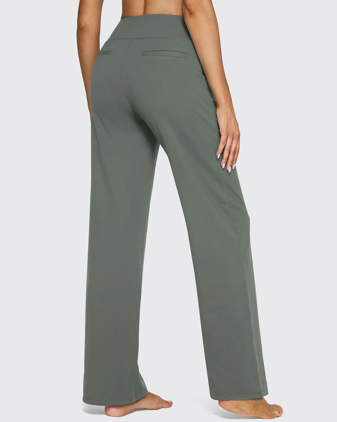 Ropa femenina: pantalones tiro alto, pierna ancha, bolsillos, para un look casual y sofisticado.