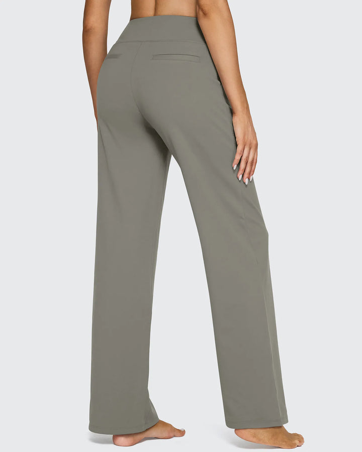 Pantalones de mujer, tiro alto, pierna ancha, bolsillos, perfectos para crear contrastes interesantes.