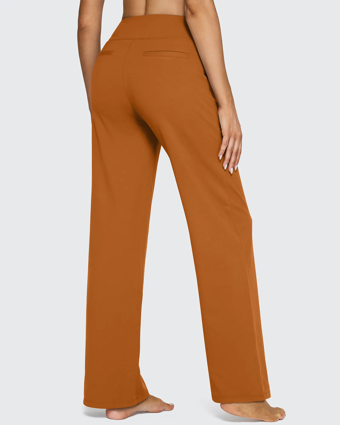 Moda consciente: pantalones tiro alto, pierna ancha, bolsillos, un estilo duradero y versátil.