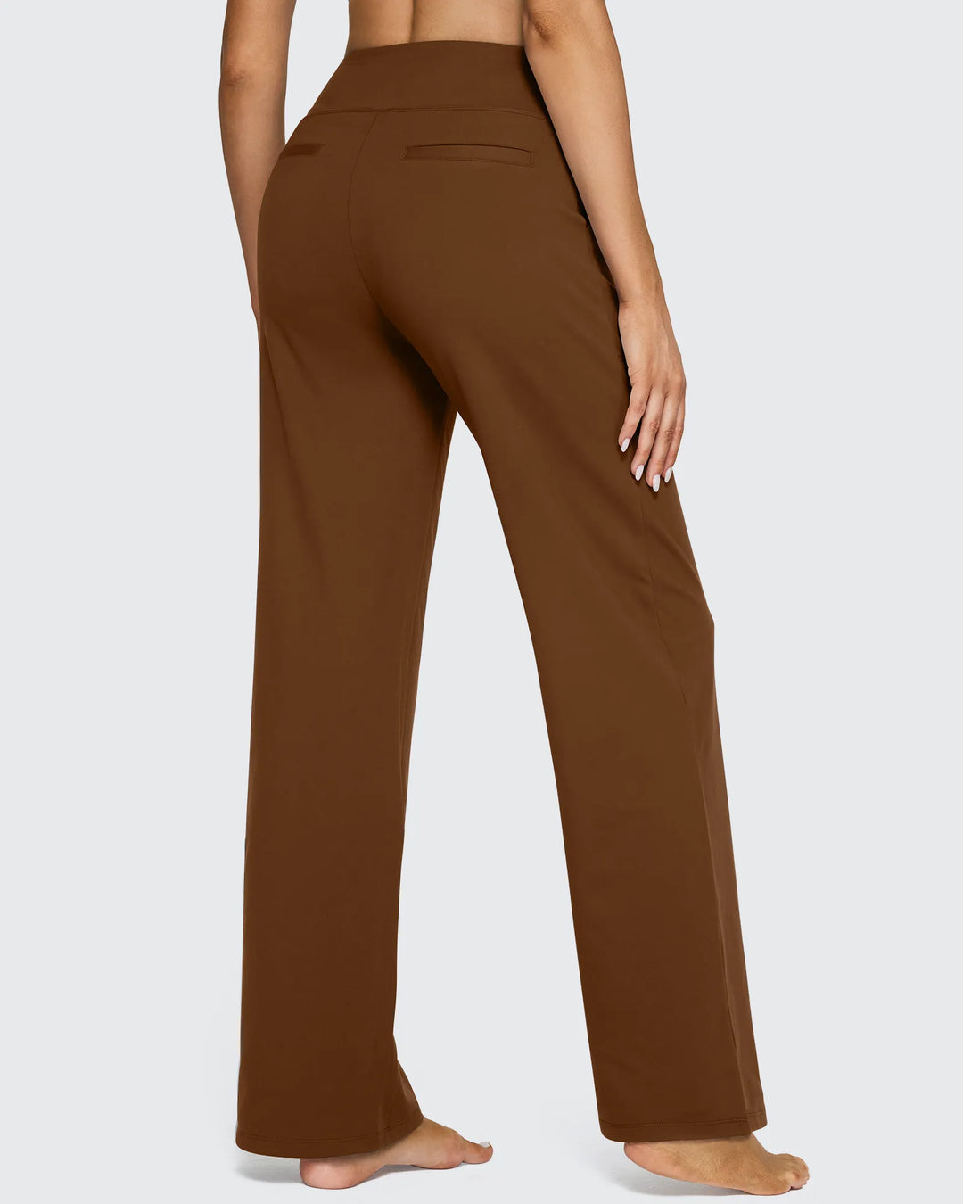 Ropa femenina: pantalones tiro alto, pierna ancha, bolsillos, para un look casual de impacto.