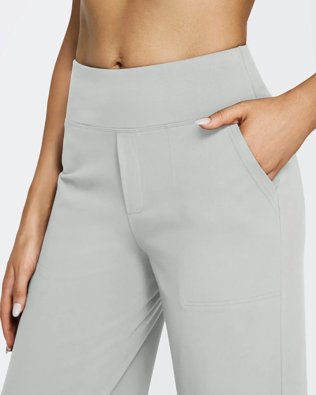 Pantalones de mujer, tiro alto, pierna ancha, bolsillos, que te permiten moverte con total libertad.