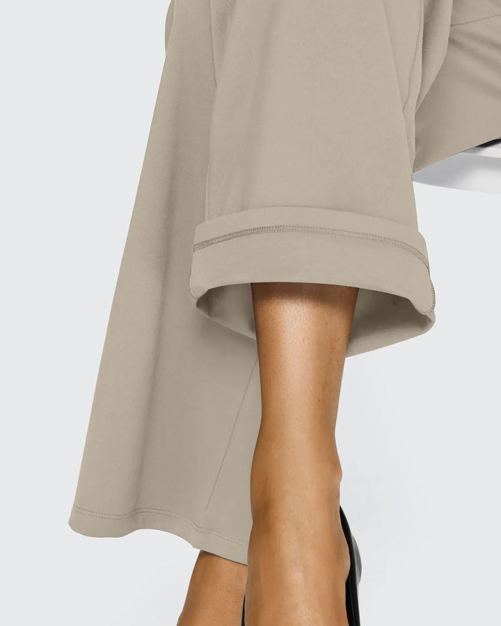 Pantalones de mujer, tiro alto, pierna ancha, bolsillos, que te envuelven en suavidad y estilo.