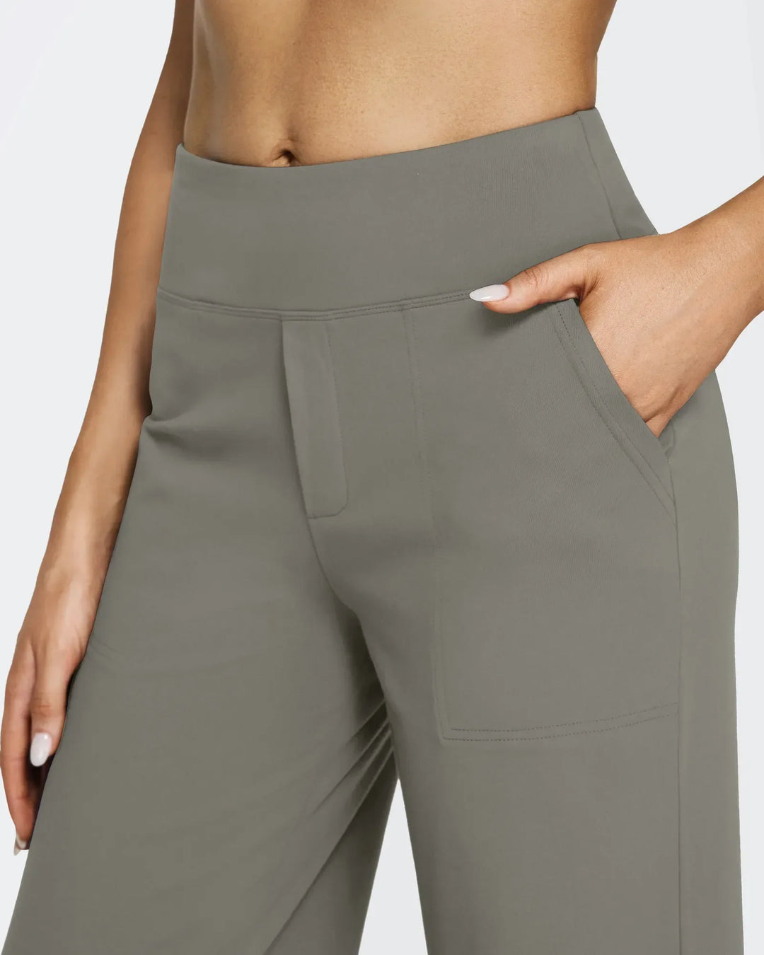 Pantalones de mujer, tiro alto, pierna ancha, bolsillos, que se adaptan a tu silueta con elegancia.