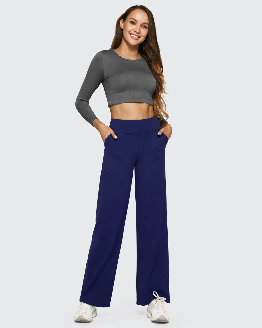Moda versátil: pantalones de mujer tiro alto, pierna ancha, bolsillos, para un look completo.