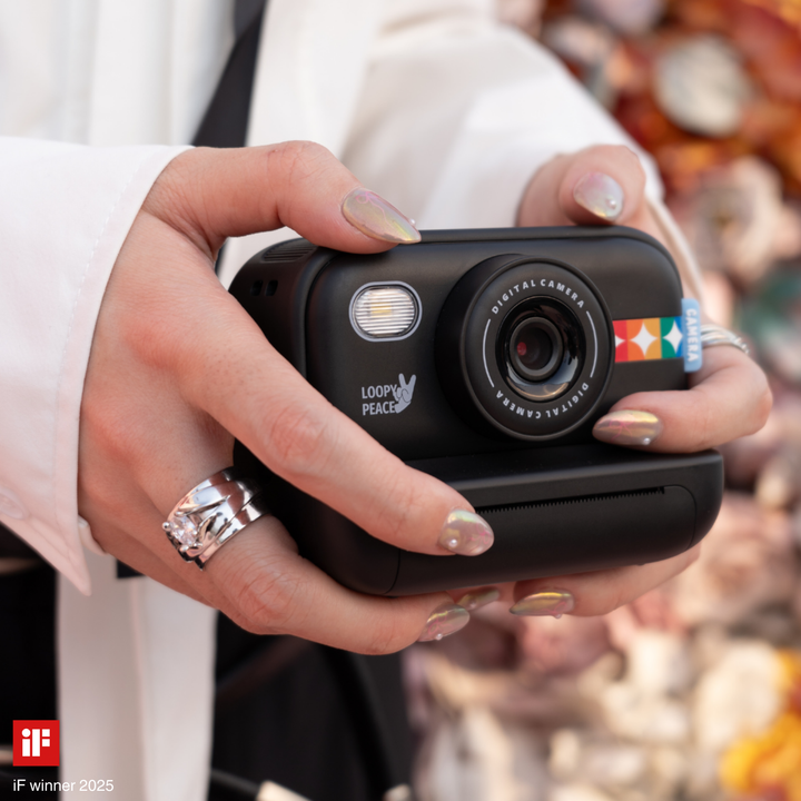 Cámara instantánea retro y portátil. Imprime fotos al instante, ideal para fotografía vintage y recuerdos duraderos.