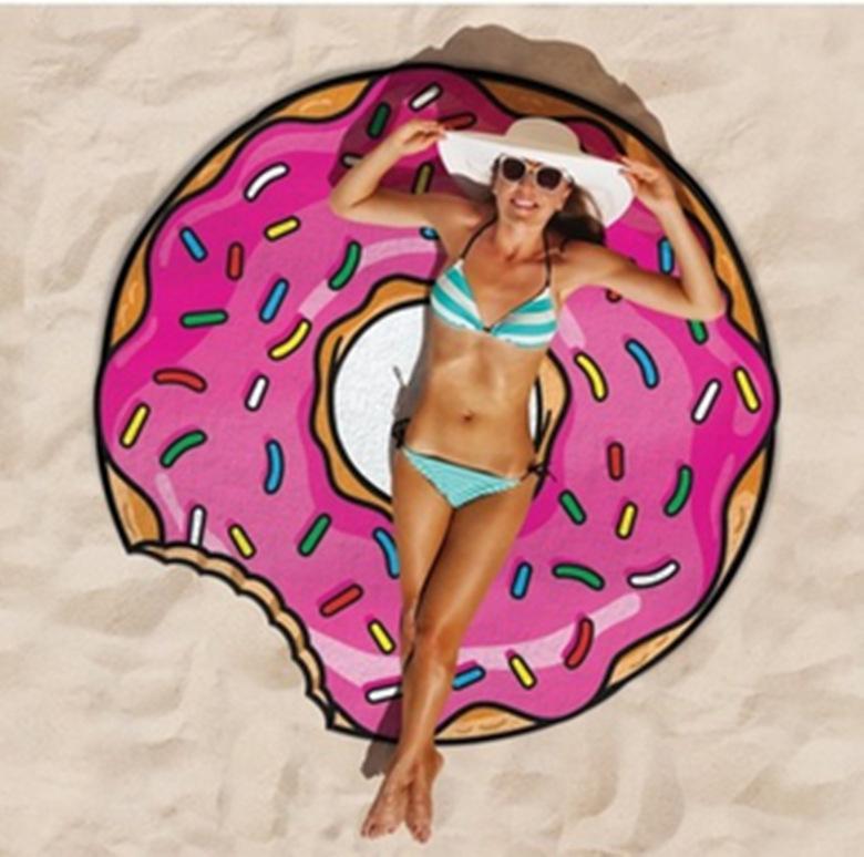 Toalla de playa redonda, microfibra ligera, diseño étnico vibrante, fácil de transportar.