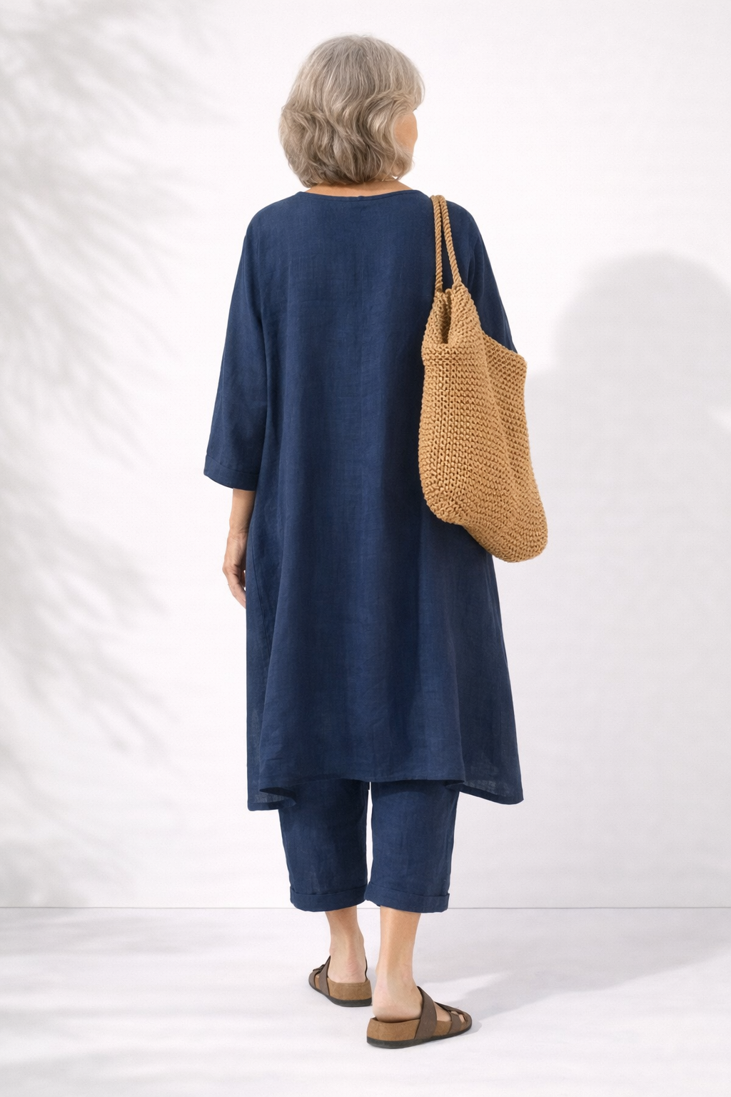 Ropa de mujer: conjunto dos piezas fluido con escote V, transpirable, perfecto para un look casual elegante de verano.