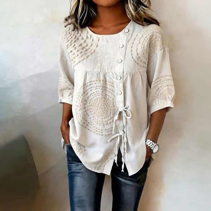 Blusa casual elegante beige para mujer, con bordado vintage, corte holgado y cómodo para el verano.
