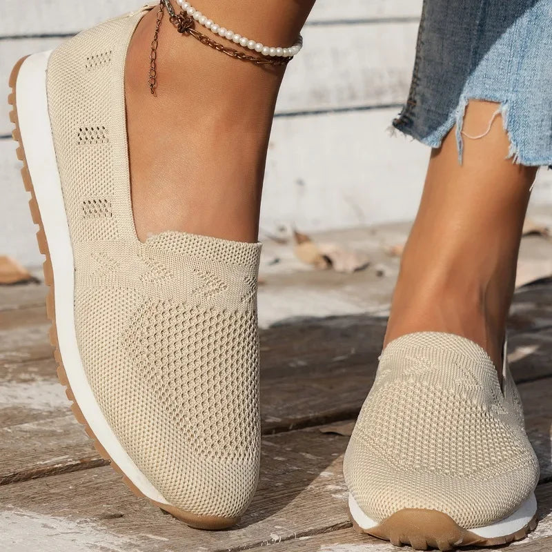 Elegantes mocasines cómodos para mujer, zapatos planos con soporte ortopédico para confort diario.