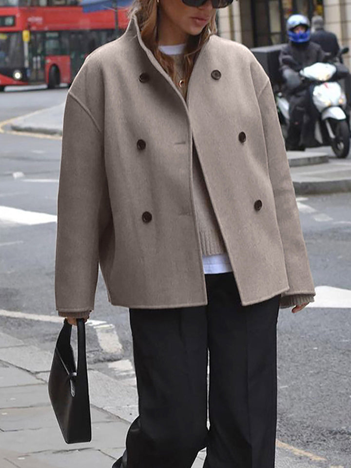 Chaqueta elegante de mujer para oficina, estilo corto doble botonadura, ideal para el entretiempo.