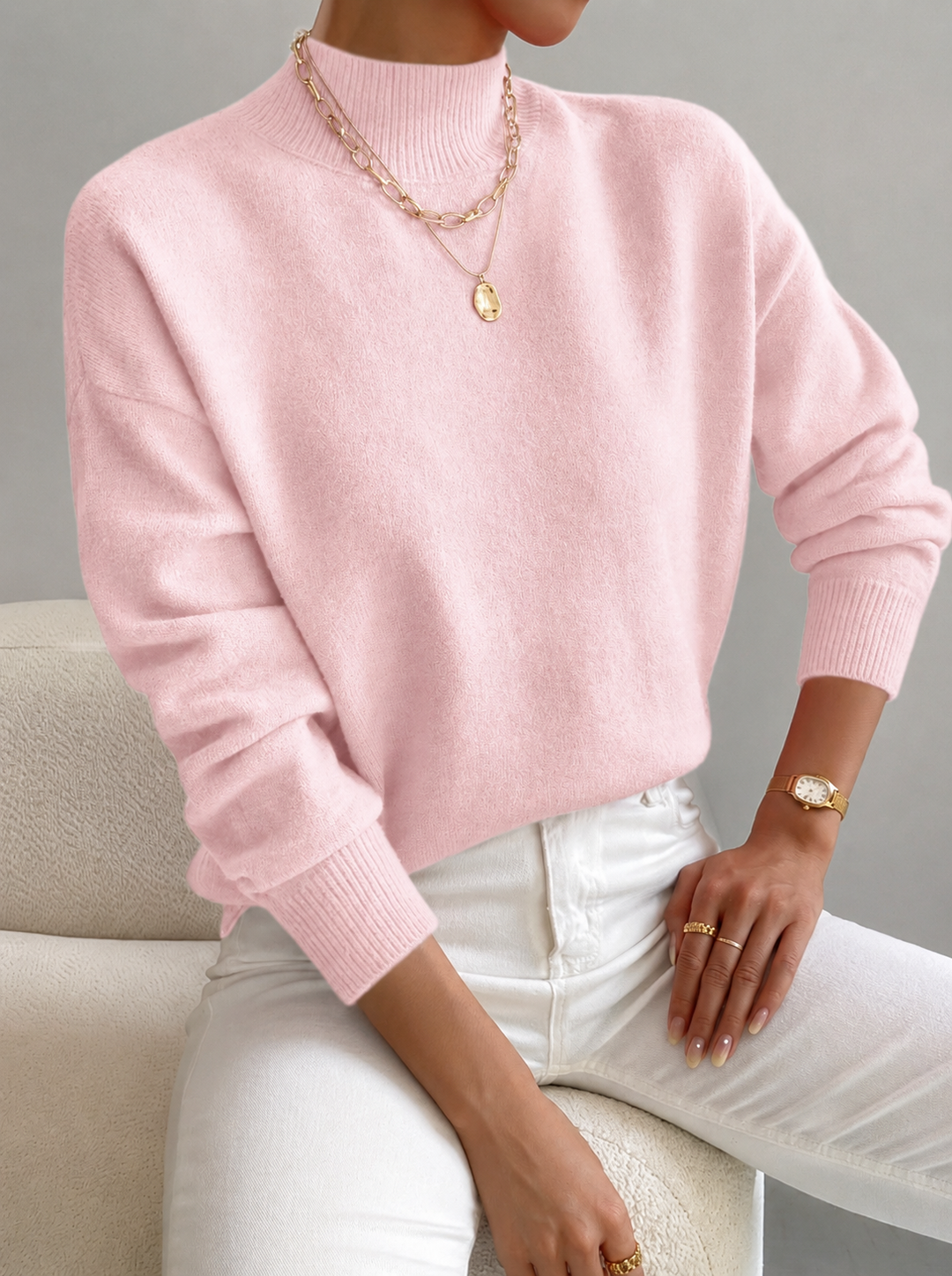 Jersey de mujer de manga larga y cuello alto, tejido de punto grueso para máxima comodidad en invierno.