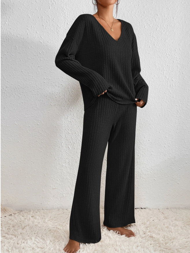 Conjunto cómodo de mujer en punto acanalado, perfecto para relax y moda femenina.