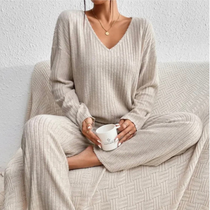 Ropa de relax: conjunto de punto para mujer, cuello V, manga larga, perfecto para el frío.