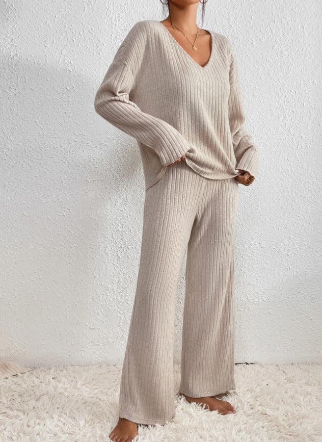 Conjunto de punto acanalado para mujer, cuello V y manga larga, ideal para otoño/invierno.