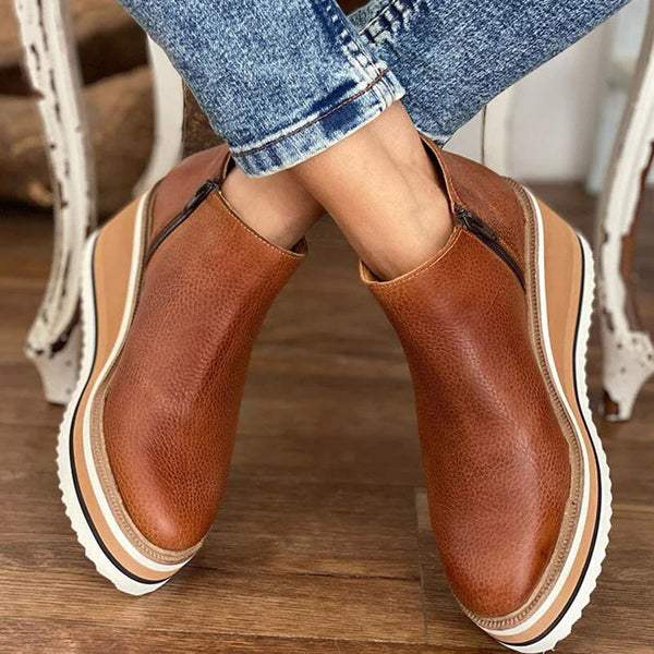 Calzado femenino: botines de tobillo con cuña y plataforma, punta redonda. Perfectos para moda casual.