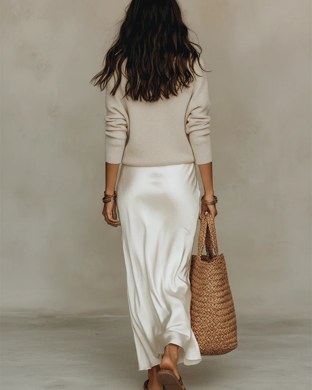 Vestido midi moderno y elegante para mujer. Conjunto sofisticado, perfecto para la moda actual.