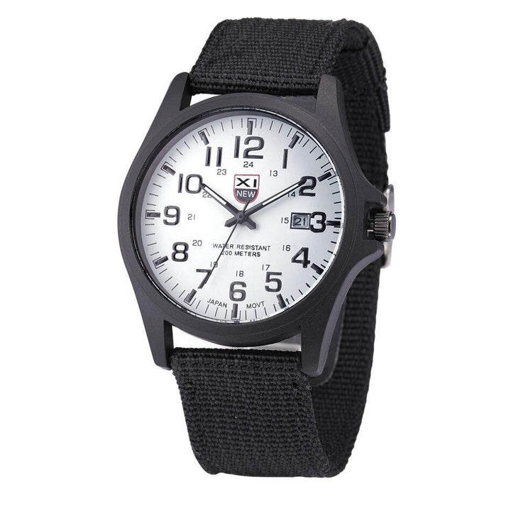 Reloj táctico de hombre, resistente al agua y duradero, con estilo robusto para el día a día.