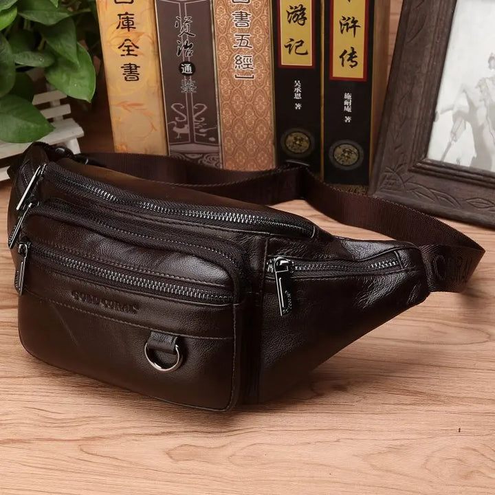 Bolso de cintura de cuero genuino, accesorio de viaje esencial para llevar objetos seguros.
