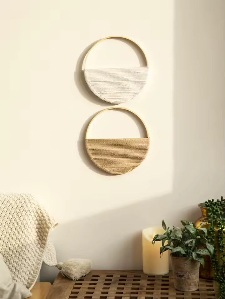 Conjunto de tapices de macramé con diseño geométrico. Arte textil hecho a mano para decoración boho del hogar.