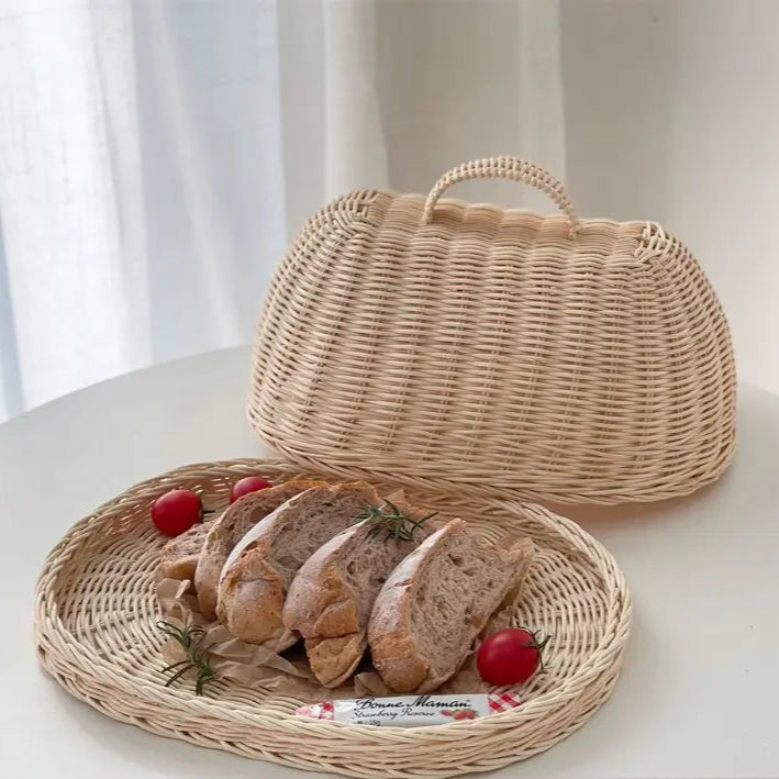 Cúpula de pan marrón para cocina, hecha a mano, organización y decoración rústica de mesa.