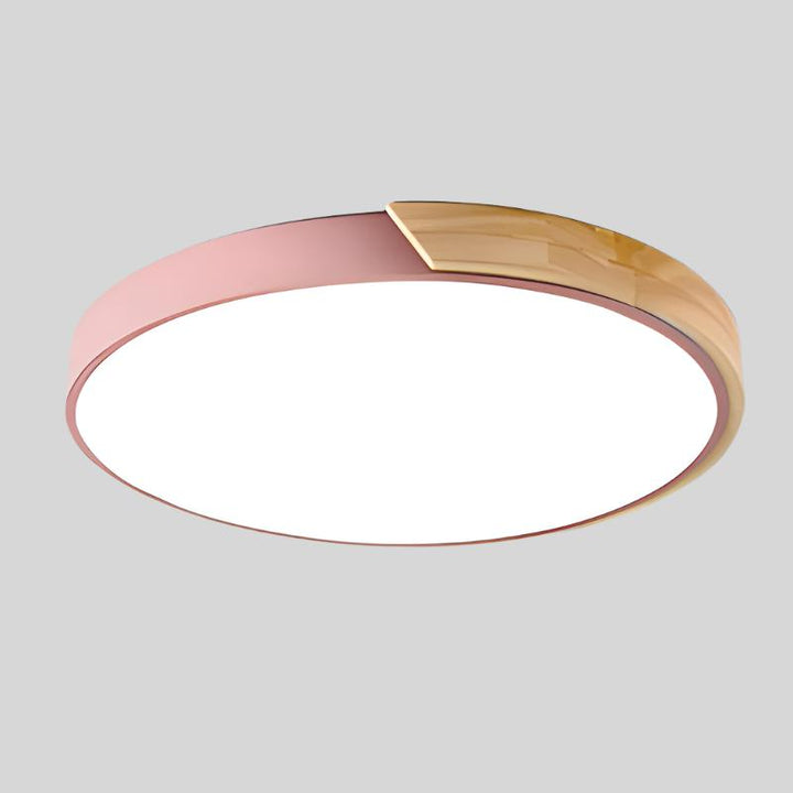Lámpara de techo LED moderna y circular con acento de madera, iluminación ambiente suave.